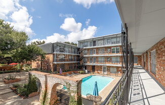 8401 N New Braunfels Ave
