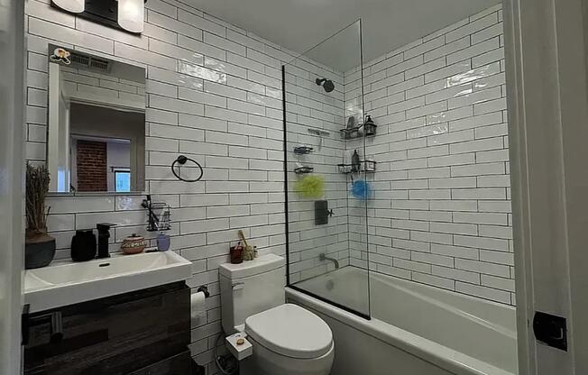 923 BEDFORD AVE
