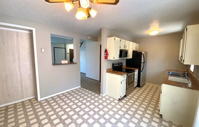 3 beds, 1 bath, $1,300