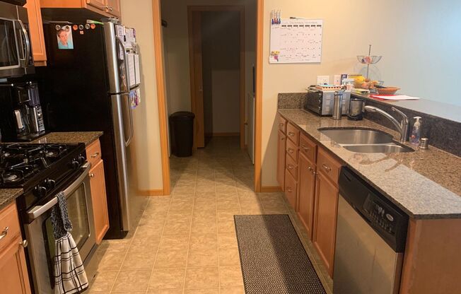 ***PENDING APPLICATION***Modern and stylish 3 bedroom home in Lovely Neighborhood