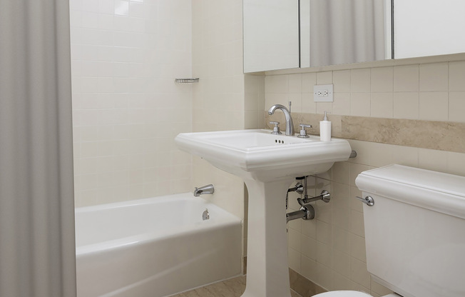 2 beds, 2 baths, $8,325, Unit 12T