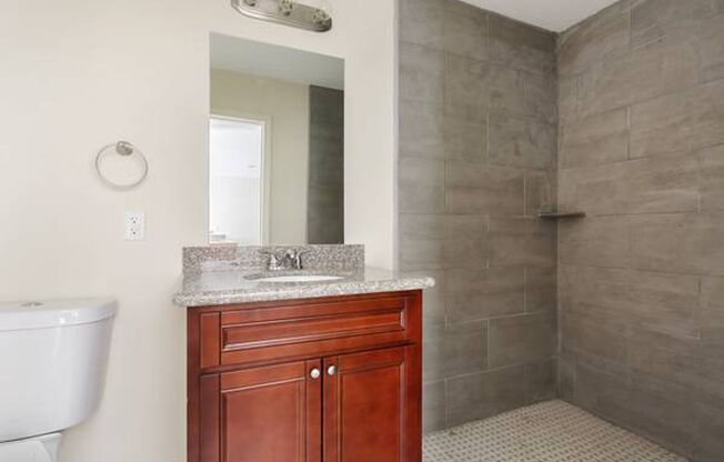 1 bed, 1 bath, $895, Unit F128