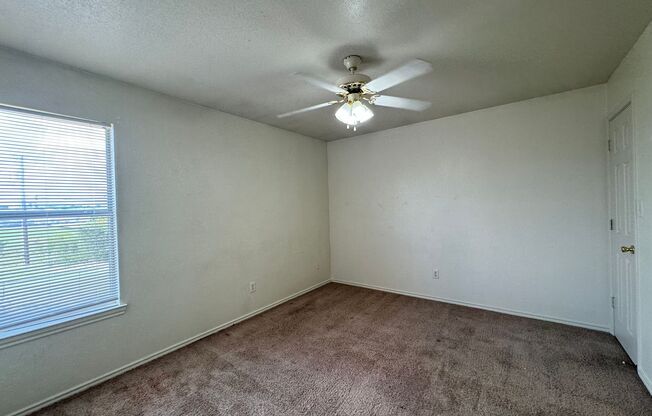 3 beds, 2 baths, 1,134 sqft, $795