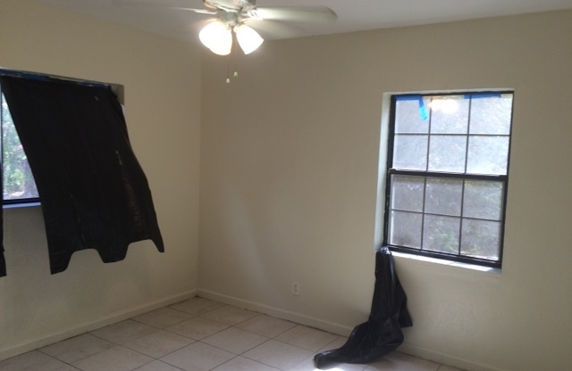 4 beds, 1 bath, $2,860