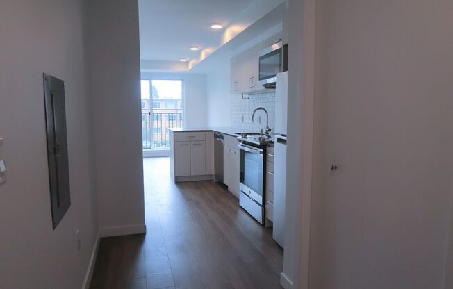 Studio, 1 bath, 429 sqft, $1,574, Unit 213