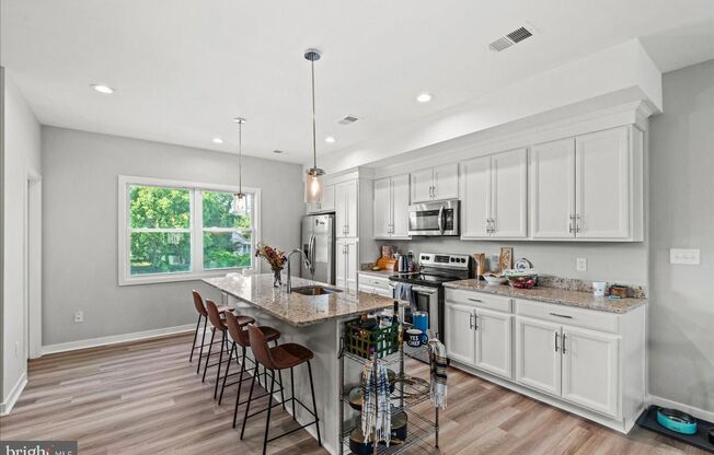 Newly Built Modern Home for Rent in Charming Colonial Beach – with Pool Access Included!