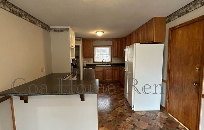 3 beds, 1.5 baths, $2,000