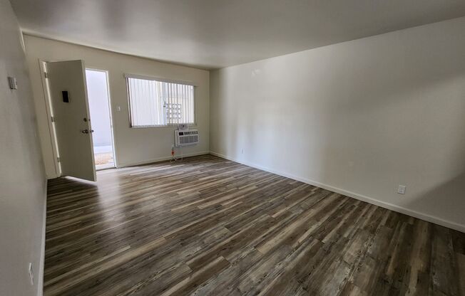 2 beds, 1 bath, 720 sqft, $1,245, Unit 13