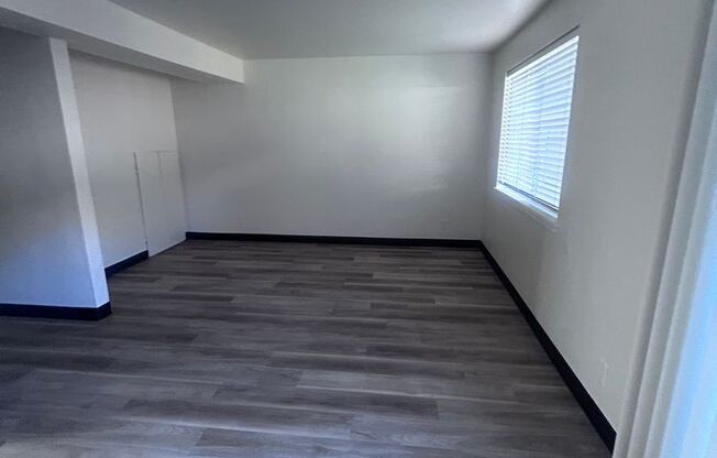 2 beds, 1 bath, 900 sqft, $1,500, Unit 42