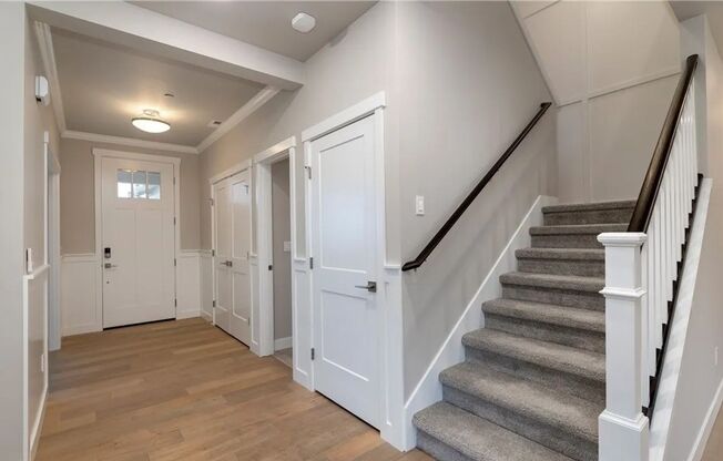 Baker Heights 2 Story Home - Bremerton