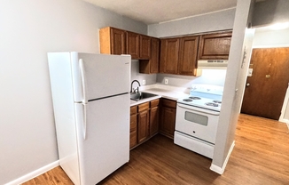 Studio, 1 bath, 400 sqft, $1,975, Unit 15