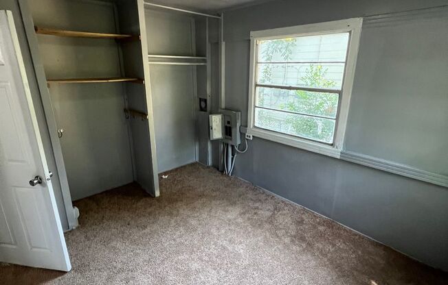 5608 Kent Ave