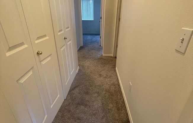 3 beds, 2.5 baths, 1,180 sqft, $1,800, Unit 2128-4855