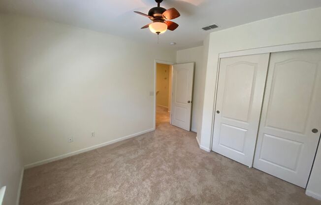 3 beds, 2.5 baths, $2,595, Unit #3014