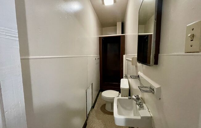 Studio, 1 bath, $900, Unit #4