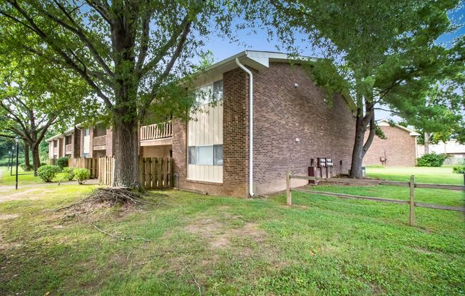 1 bed, 1 bath, 750 sqft, $1,045, Unit A05