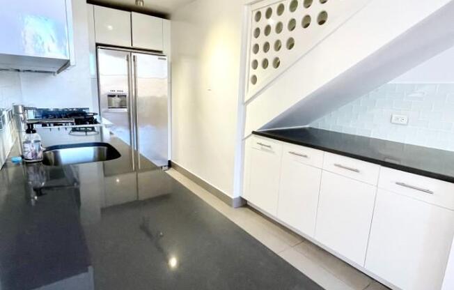 1 bed, 1 bath, 834 sqft, $5,200, Unit 1501