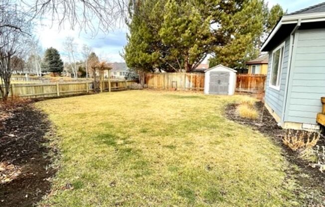 New listing in a quiet neighborhood in NE Bend!  Available for the New Year!  Plan ahead!