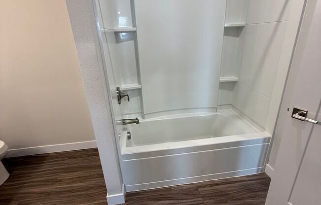 1 bed, 1 bath, 760 sqft, $1,300, Unit 207