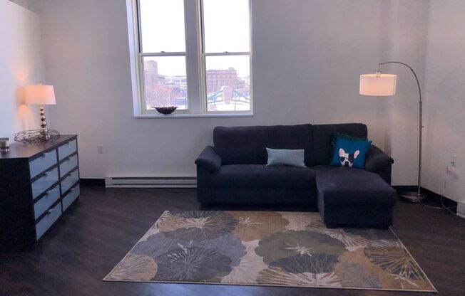 1 bed, 1 bath, 767 sqft, $1,750, Unit 302