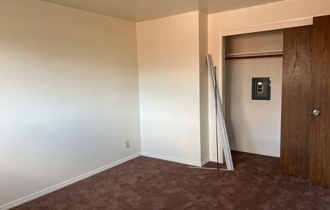 2 beds, 1 bath, $1,200, Unit 05B