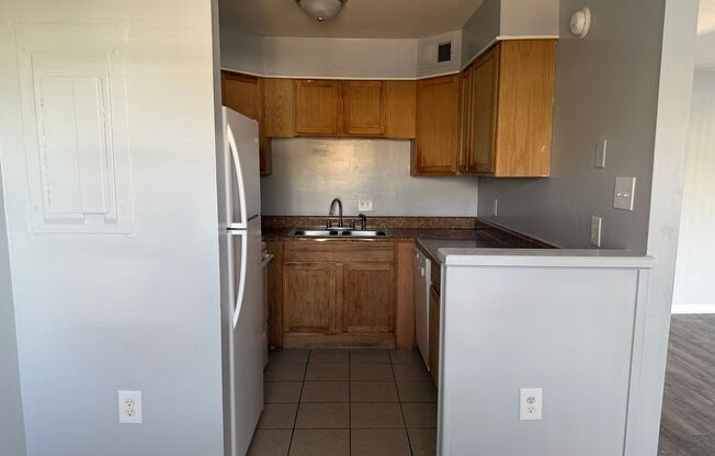 1 bed, 1 bath, 613 sqft, $850, Unit F4