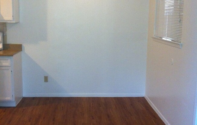 1 bed, 1 bath, 550 sqft, $735, Unit 1027
