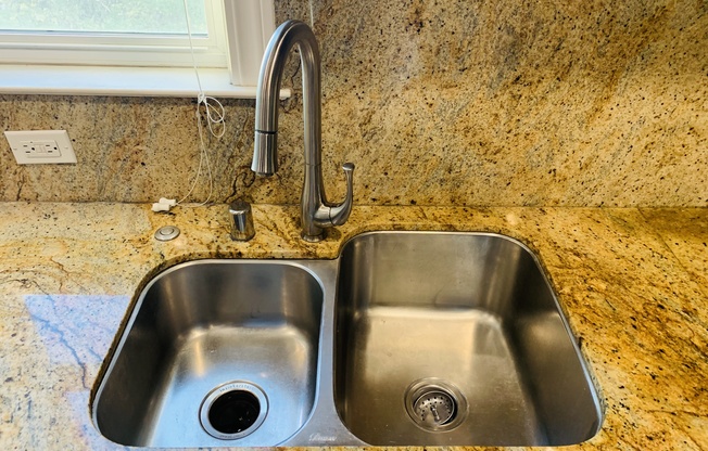 2919 1/2 SHATTUCK AVE