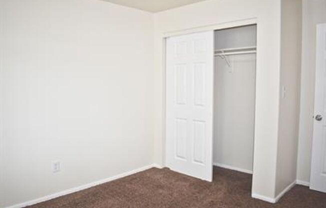 3 beds, 2 baths, 1,090 sqft, $1,595, Unit C