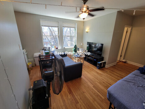 1345 W GREENLEAF AVE