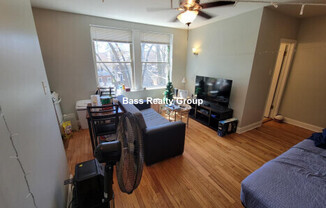 1331 W GREENLEAF AVE