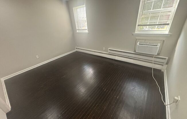 2 beds, 1 bath, 690 sqft, $1,500, Unit B1