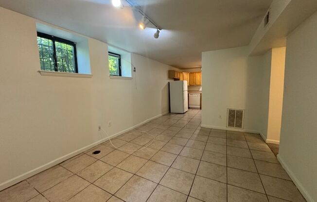 3 beds, 1 bath, 810 sqft, $1,590, Unit 732 S. Millvale Ave. #A1