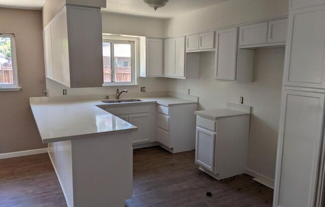 Charming 3-Bedroom, 2-Bathroom Home with Fireplace in San Bernardino, California