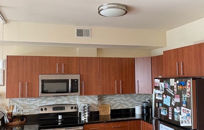 1 bed, 1.5 baths, 1,022 sqft, $2,125, Unit 503