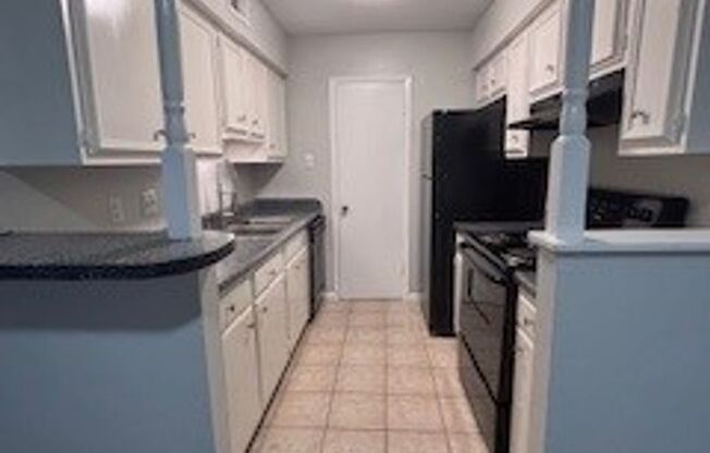 2 beds, 2 baths, 931 sqft, $1,225, Unit 08-0807