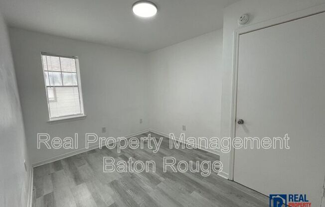 2 beds, 1.5 baths, 900 sqft, $950, Unit Unit B