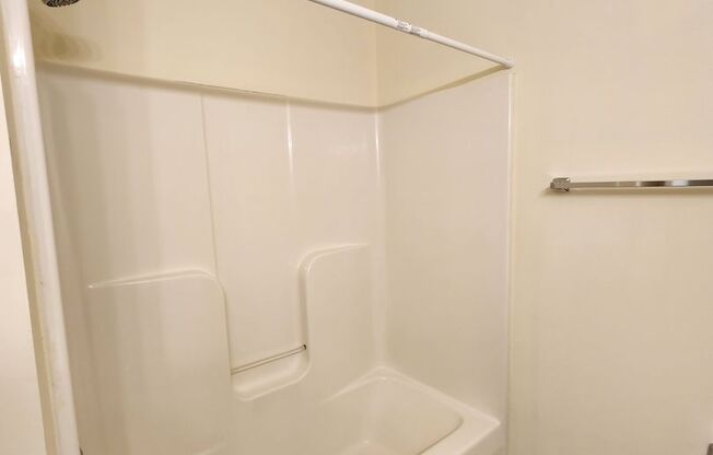 2 beds, 1 bath, $1,350