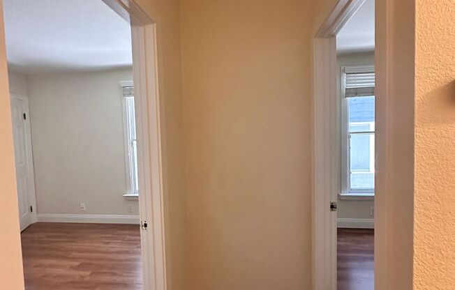 2 beds, 1 bath, 750 sqft, $1,995, Unit 1219 1/2 E St