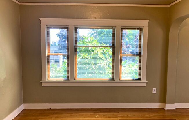 (GOL 202) Charming Vintage 1bedroom/1 bath