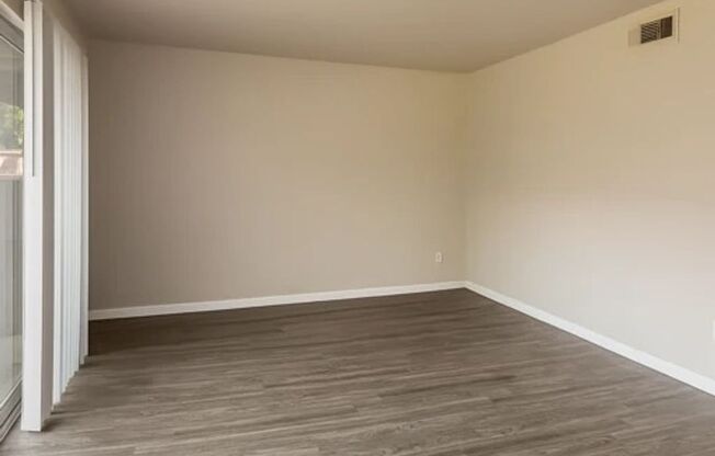 2 beds, 2 baths, 946 sqft, $1,950, Unit 102