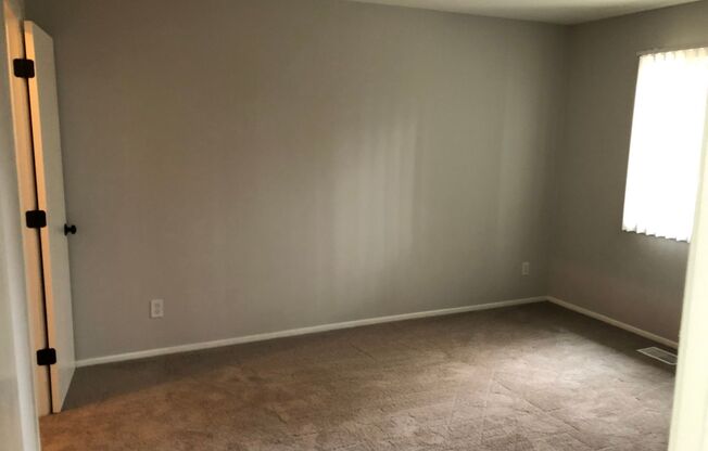 3 beds, 2 baths, 1,300 sqft, $1,749, Unit 5924