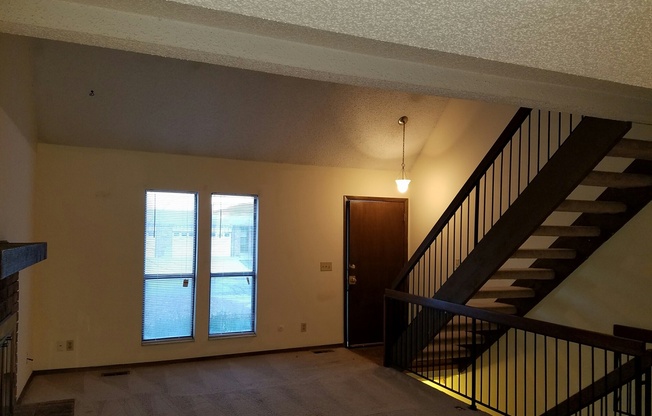 2 beds, 1.5 baths, 1,420 sqft, $1,195, Unit 1205