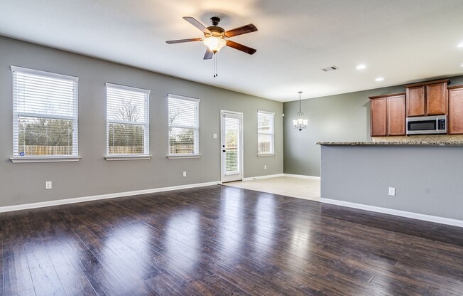 216 ISABEL LN