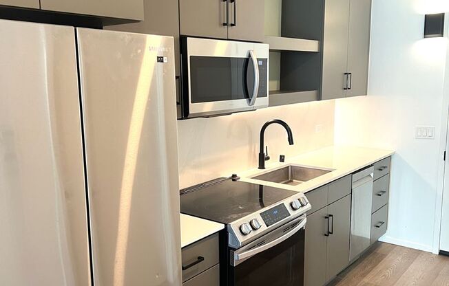 Studio, 1 bath, 464 sqft, $2,270, Unit 710