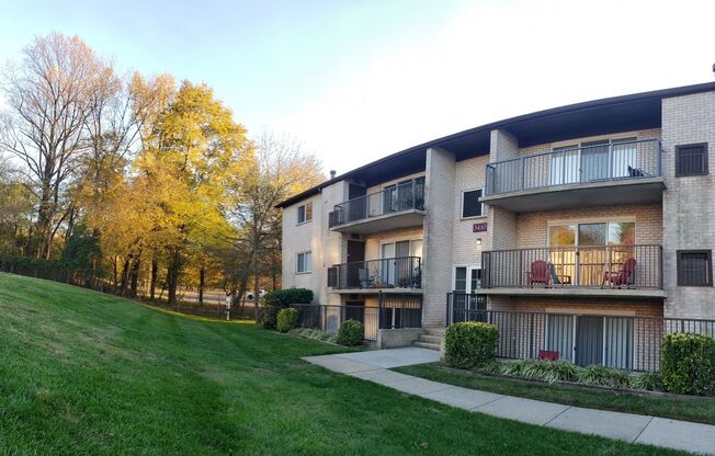 3 beds, 2 baths, 1,300 sqft, $2,368, Unit 3351 #104