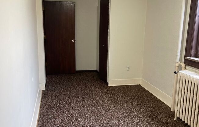 2 beds, 1 bath, $845, Unit 912 Pearl Street, Apt 109