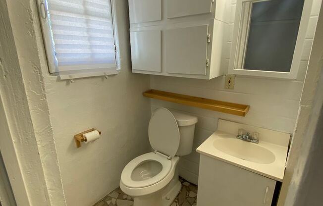 2800 Lafayette Avenue #B