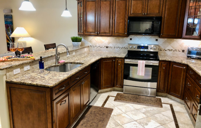 239 E FOUNTAIN BLVD