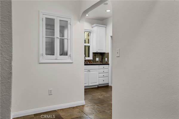 724 S DUNSMUIR AVE